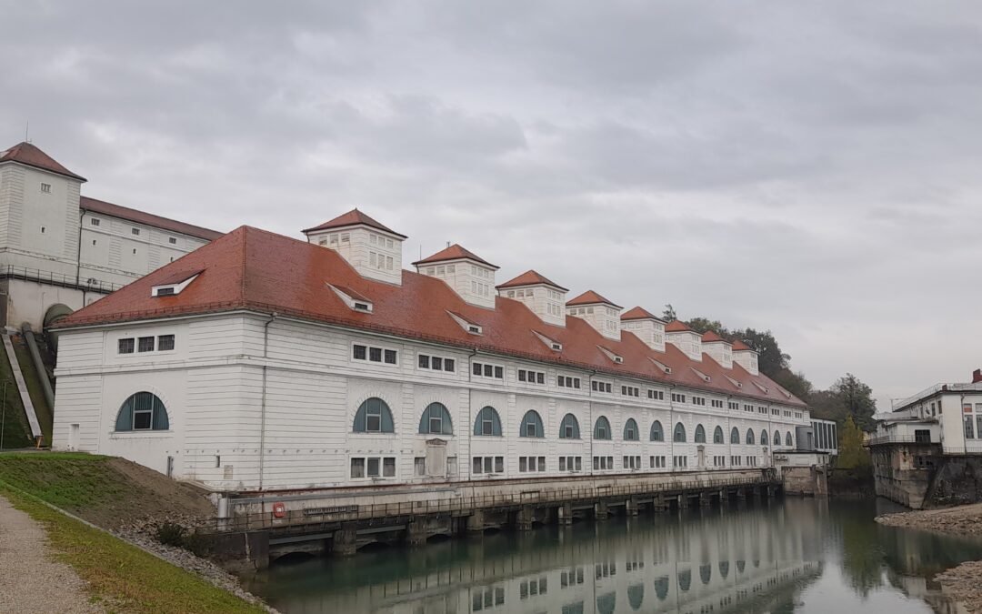 Rénovation durable et réutilisation de la centrale hydroélectrique de Töging a. Inn, classée monument historique.
